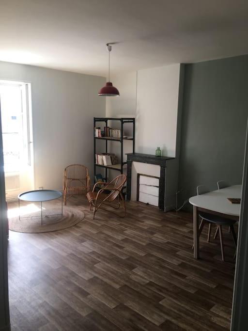 Appartement Avec Parking Proche Cathedrale Бурж Екстериор снимка